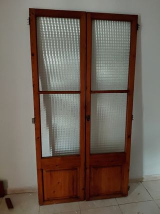 Puerta doble madera con cristal