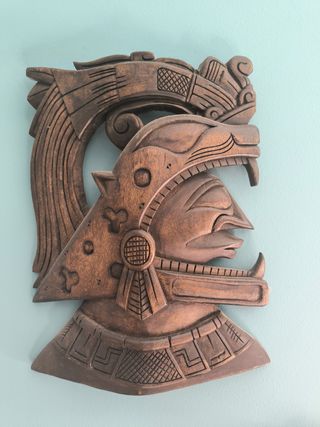Máscara de madera estilo azteca