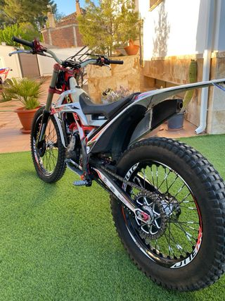 Motocicleta TRS Xtrack 300 2021