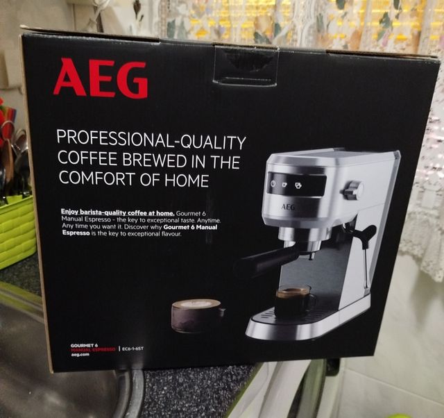 Cafetera Espresso AEG Plata