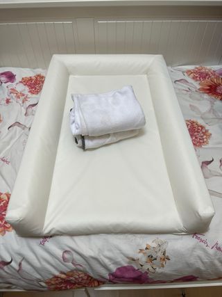 Cambiador Ikea + 3 fundas