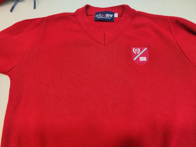 Jersey uniforme colegio. Grupo Educare Talla 6.