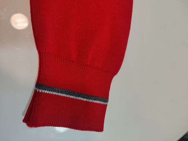 Jersey uniforme colegio. Grupo Educare Talla 6.