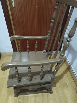 Silla balancín de madera. Falta ponerle el cojín