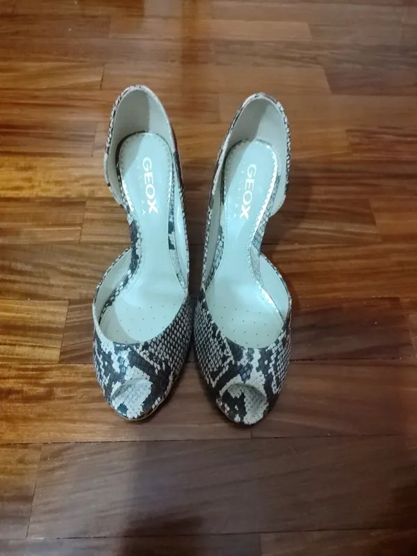 Geox Zeppe spuntate pelle pitonata 37