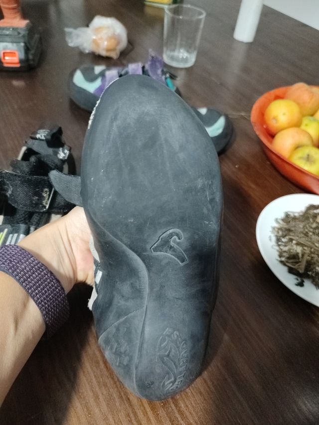 Pies de Gato Beige y Negro