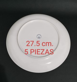 Piatti in porcellana con motivo agrifoglio