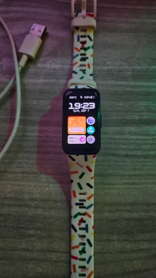 Huawei Band 8 - Cinturino Bianco Colorato.