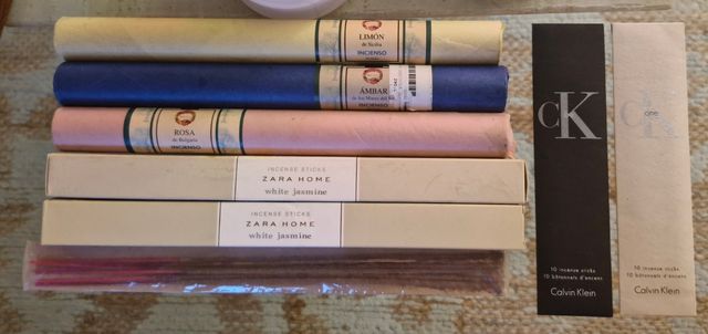 Packs de varitas de incienso.