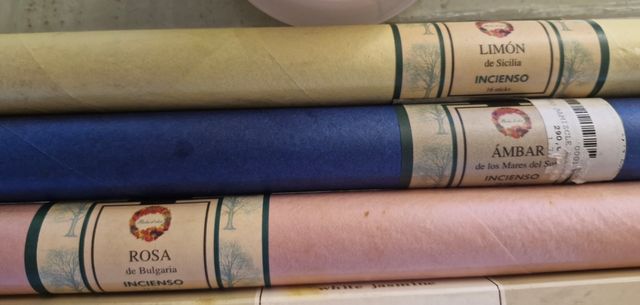 Packs de varitas de incienso.