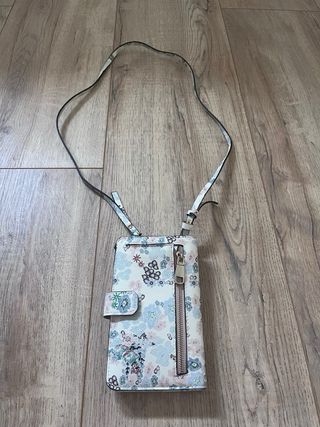 Monedero móvil Parfois floral