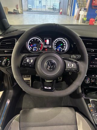 Volkswagen Golf R300 2016
