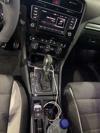 Volkswagen Golf R300 2016