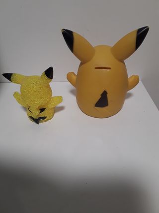 Muñecos Pikachu Luminoso y de hucha