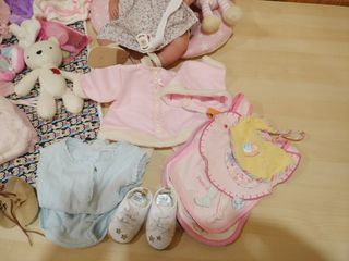 Bebé Reborn,  Cochecito Paseo y accesorios