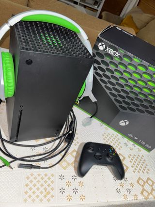 Xbox Series X con Auriculares y mando