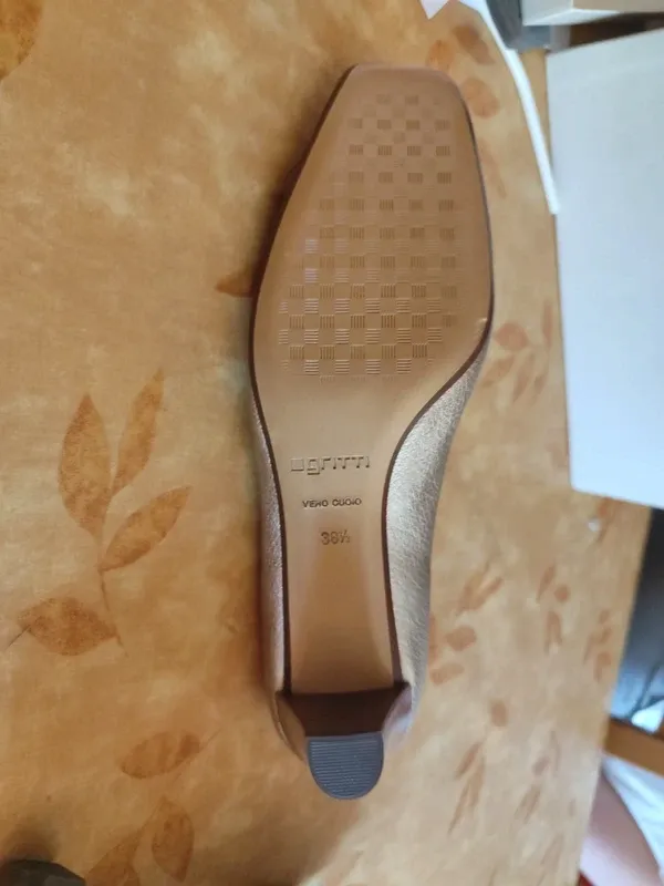 Décolleté n.38,5 platino e marrone pelle