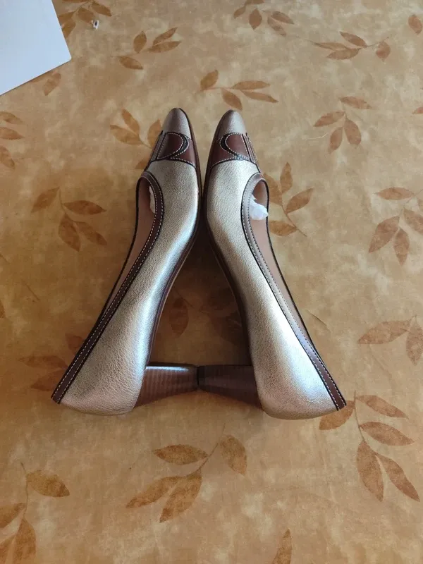 Décolleté n.38,5 platino e marrone pelle