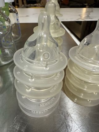 Lote de biberones y tetinas