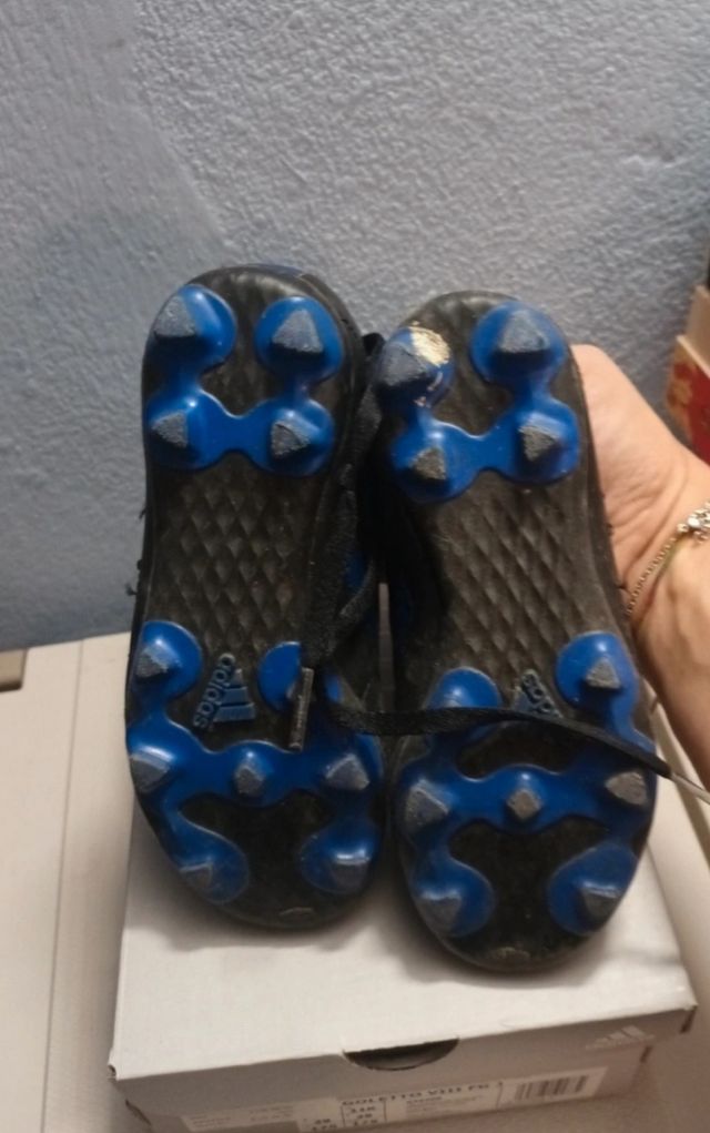 Scarpe calcio bambino Adidas nere e blu