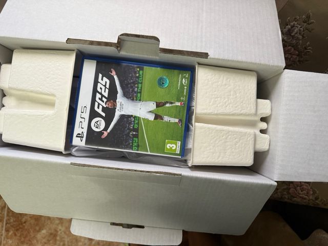 Consola PS5 Disco + Fortnite + Accesorios