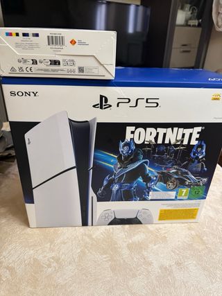 Consola PS5 Disco + Fortnite + Accesorios
