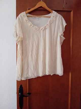 Conjunto de ropa beige