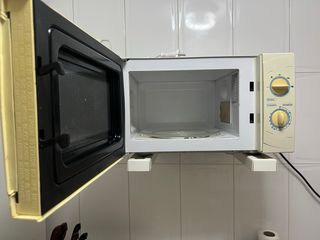 Microondas ECRON antiguo en buen estado