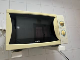 Microondas ECRON antiguo en buen estado