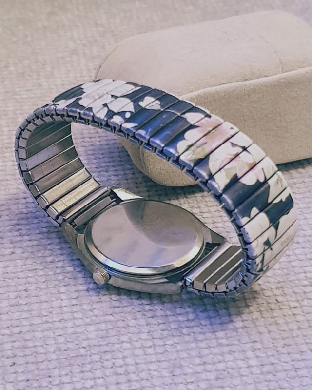 Reloj de señora con estampado floral