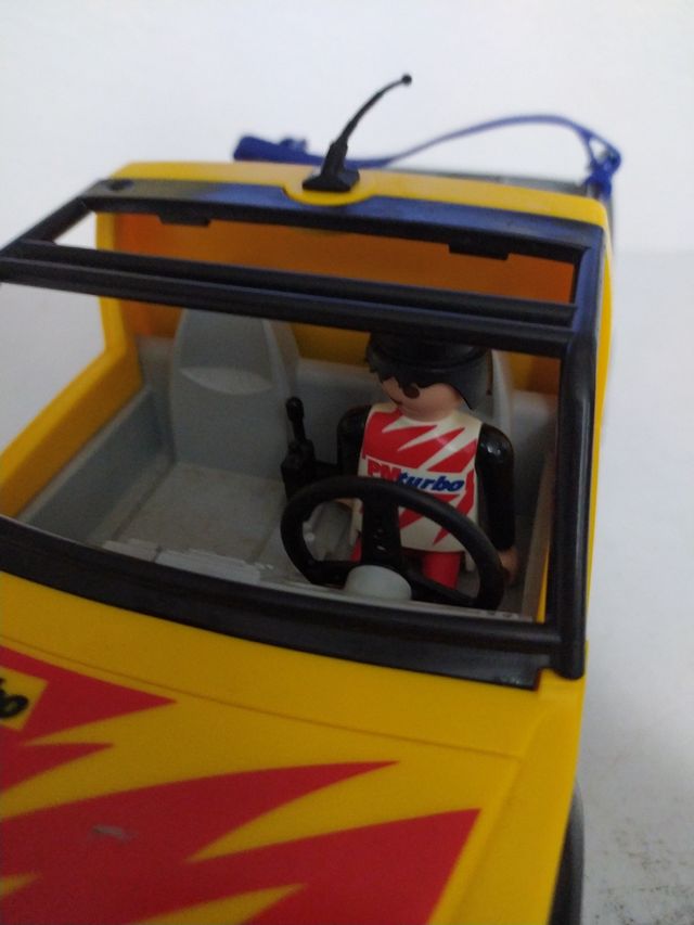 Coche todoterreno amarillo Playmobil