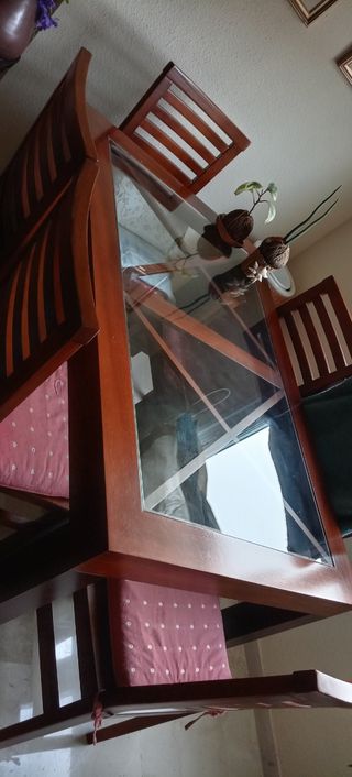 Mesa comedor y sillas madera calidad
