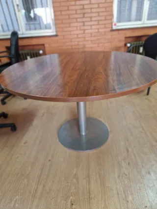 Mesa redonda de oficina madera y metal