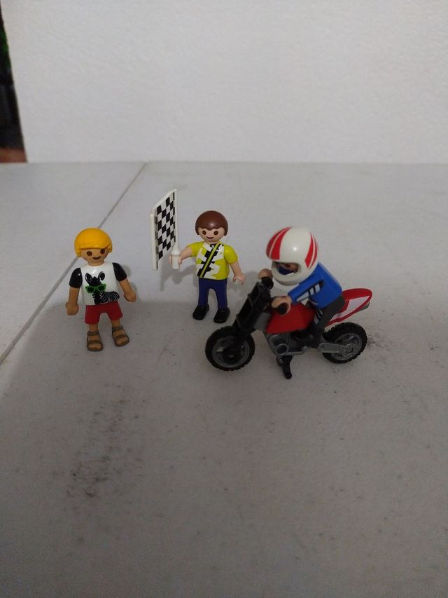 Playmobil Carrera Moto y Figuras