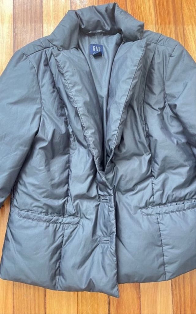 Chaqueta Gap Gris plumas