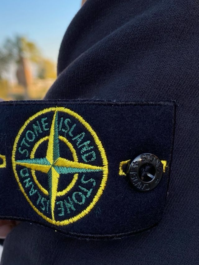 Sudadera con capucha de Stone Island Talla “M”