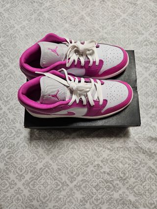 Zapatillas Air Jordan 1 Low Rosa y Blancas