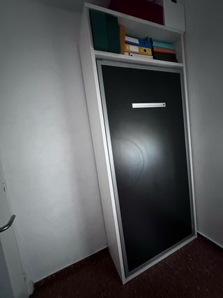 Cama Abatible Vertical con estantería
