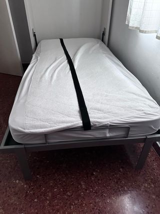 Cama Abatible Vertical con estantería
