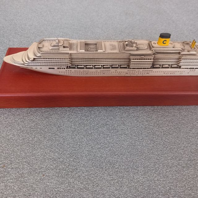 Modellino Nave Costa Luminosa