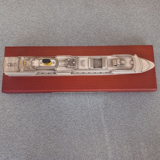 Modellino Nave Costa Luminosa