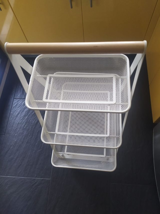 Carrito Auxiliar Metálico con Ruedas