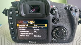 Cámara Canon EOS 7D + Accesorios