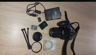Cámara Reflex Nikon con Accesorios