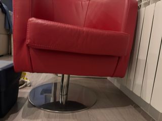 Sedie girevoli in pelle rossa