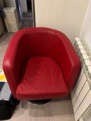 Sedie girevoli in pelle rossa