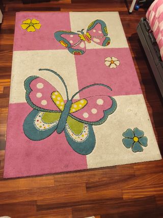 Alfombra infantil mariposas y flores
