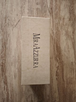 Sandalias doradas tacón MIRAAZZURRA