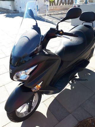 Suzuki Burgman 200cc excelente estado.