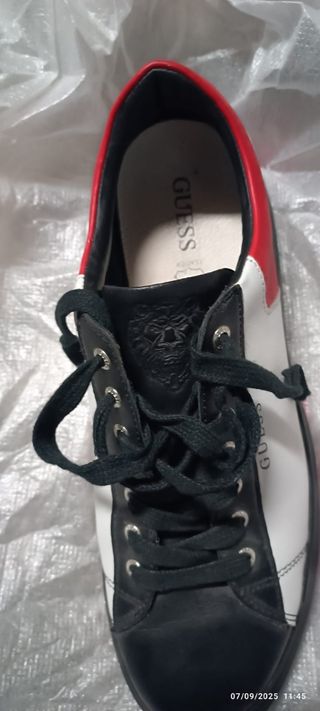 Scarpe uomo Guess bianche, nere e rosse e bianche 